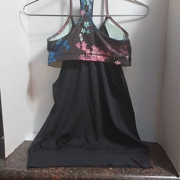 LuluLemon Blouson Top...Size 4- 6...EUC - Picture 2 of 4